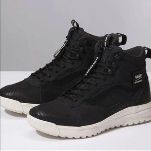 Vans Ultrarange Men’s Black Boots